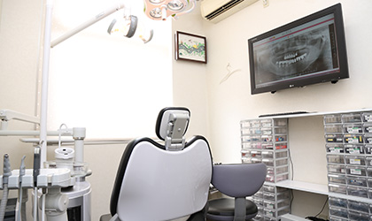 インプラント専門の個室で手術をします