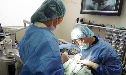 インプラント専門の個室で手術をします