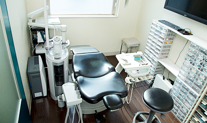 インプラント専門の個室で手術をします
